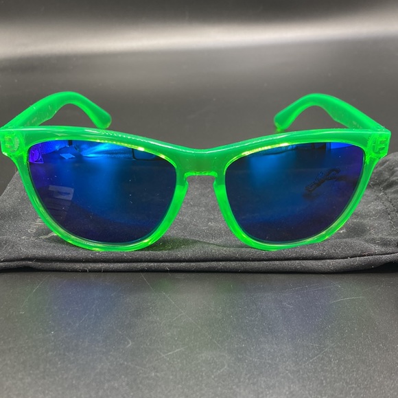 24HR DROP❗️Puma Summer Mirrored Sunglasses - Picture 9 of 11